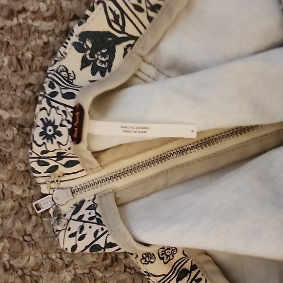 Free People floral mimi skirt. Size 4. - Picture 3 of 3